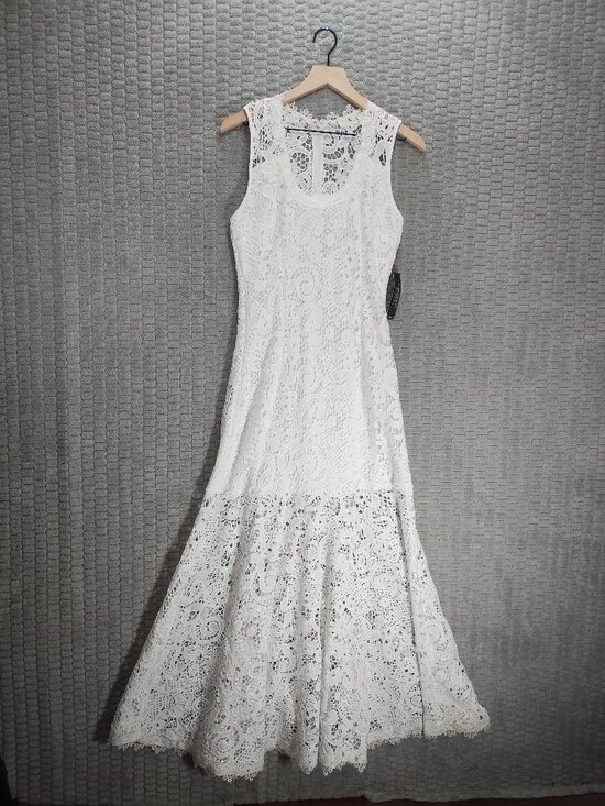 VENUS Dresses & Skirts - Venus Eyelet Mermaid Sleeveless Maxi Dress-Sz 8